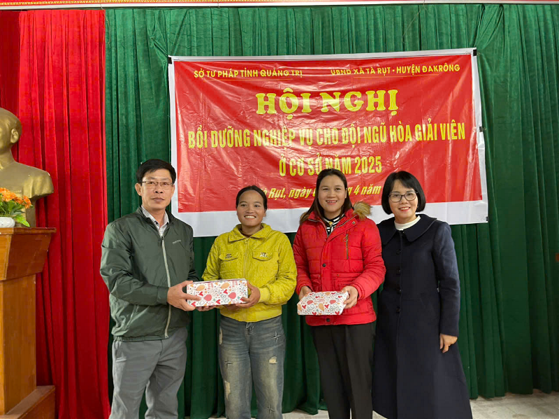 nang-cao-nghiep-vu-kien-thuc-phap-luat-va-ky-nang-hoa-giai-cho-hoa-giai-vien-o-cua-huyen-dakrong
