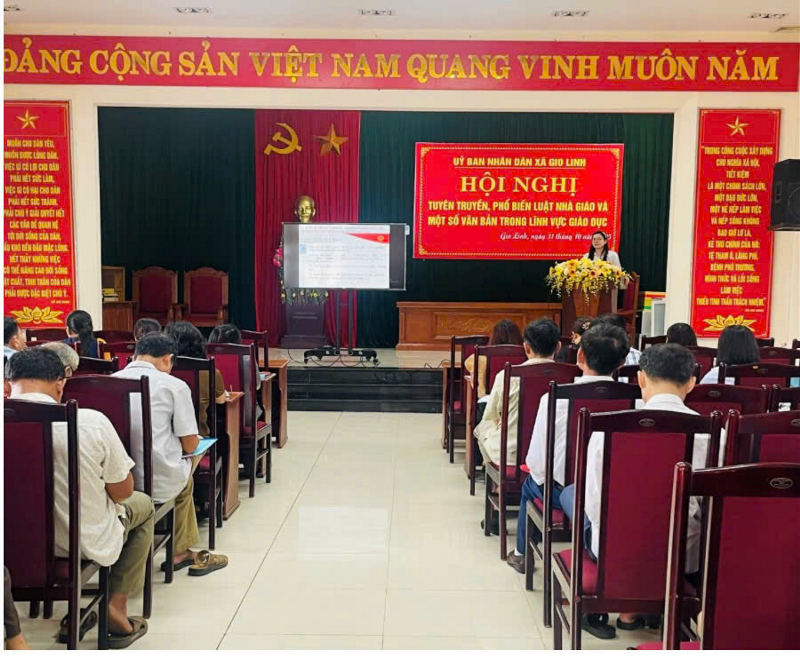 uy-ban-nhan-dan-xa-gio-linh-huong-ung-ngay-phap-luat-viet-nam-nam-2025